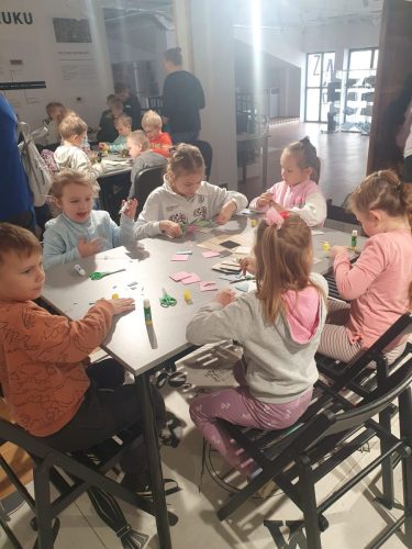 Dzieci w muzeum drukarstwa