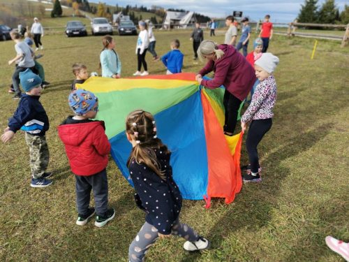 Zabawy, ognisko, poczęstunek