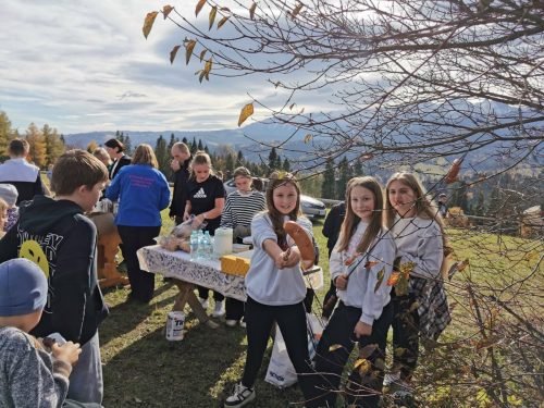 Zabawy, ognisko, poczęstunek