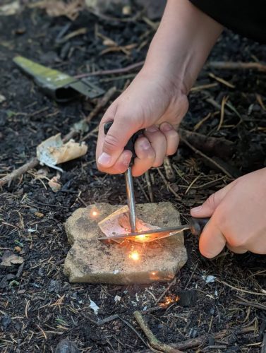 Uczniowie na survivalu