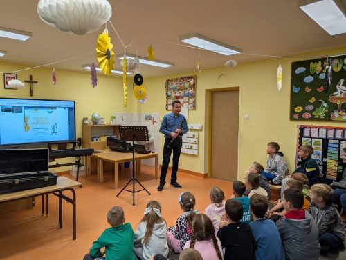 Pokaz instrumentów i gry na nich