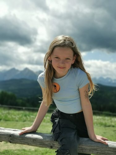 Piknik z okazji Dnia Dziecka. Gry i zabawy na łonie natury, palenie ogniska, pieczenie kiełbasek