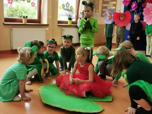 Występy uczniów z okazji Dnia Mamy i Taty