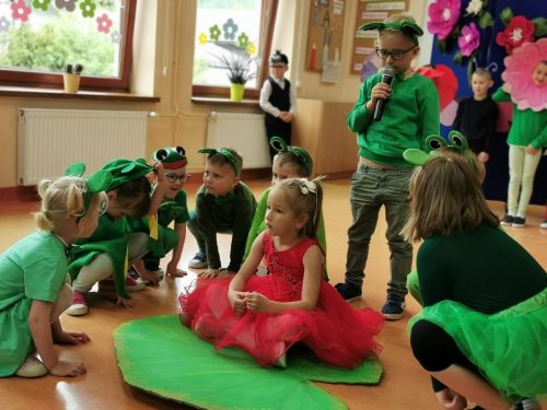 Występy uczniów z okazji Dnia Mamy i Taty